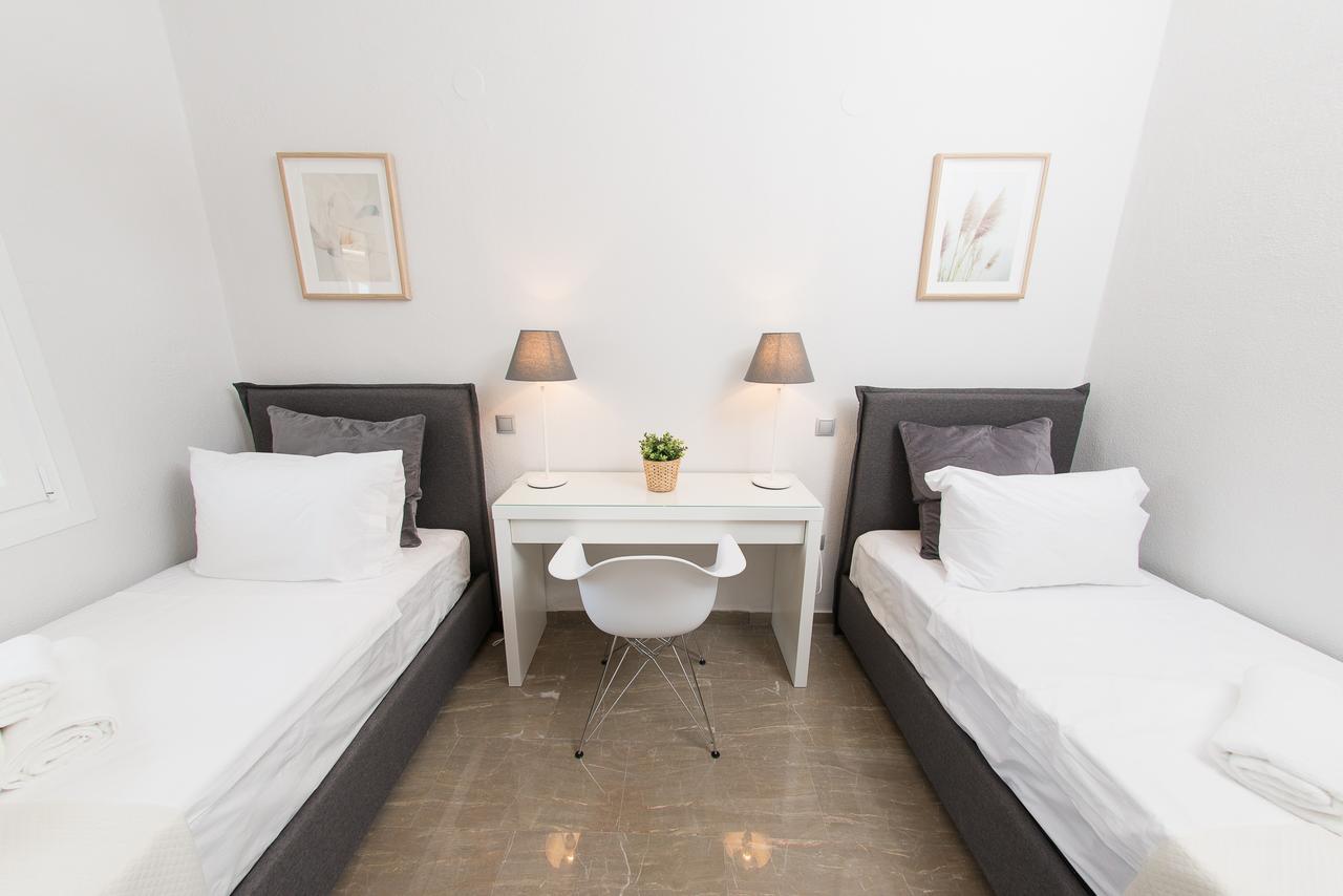 Palio Grey Apartments Palaiontsiflikion Bagian luar foto