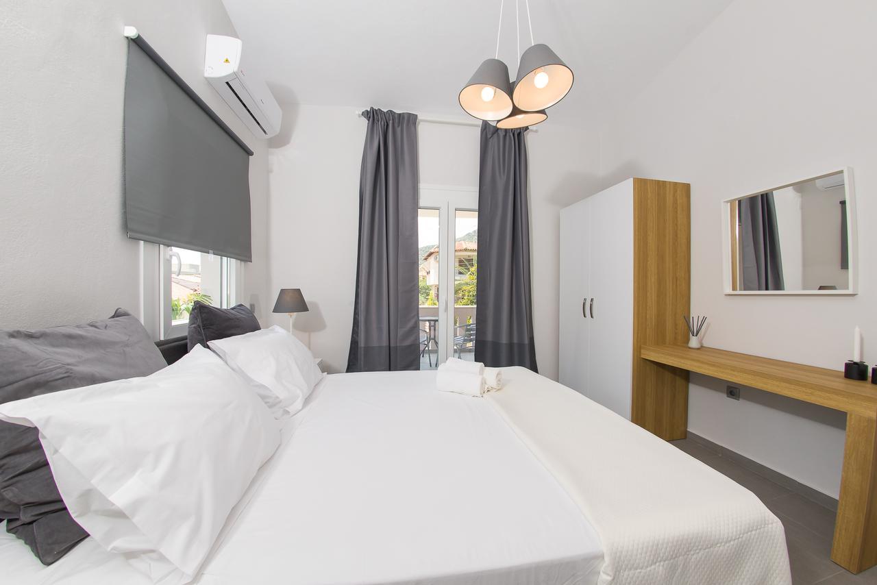 Palio Grey Apartments Palaiontsiflikion Bagian luar foto