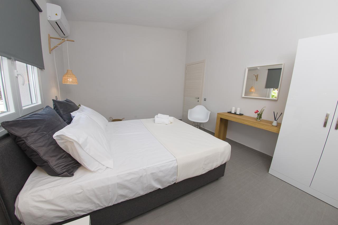 Palio Grey Apartments Palaiontsiflikion Bagian luar foto