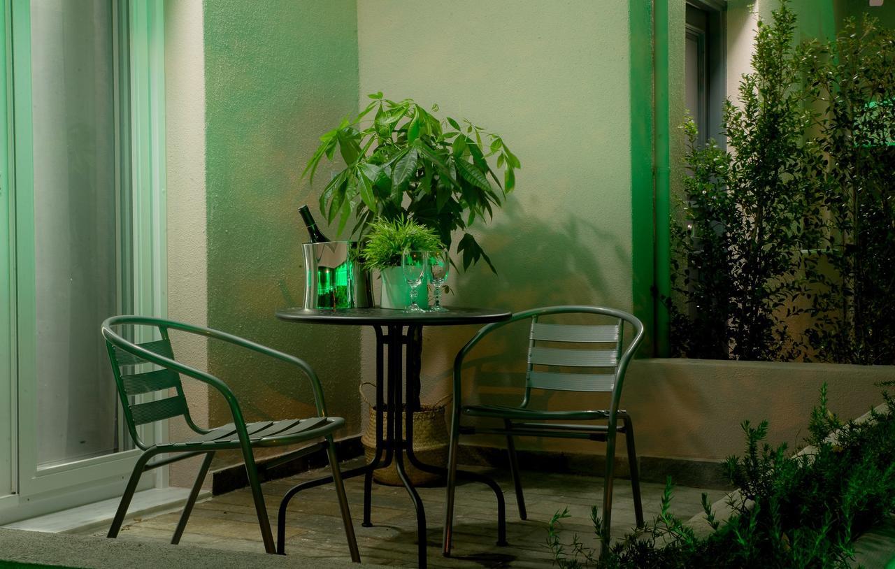 Palio Grey Apartments Palaiontsiflikion Bagian luar foto