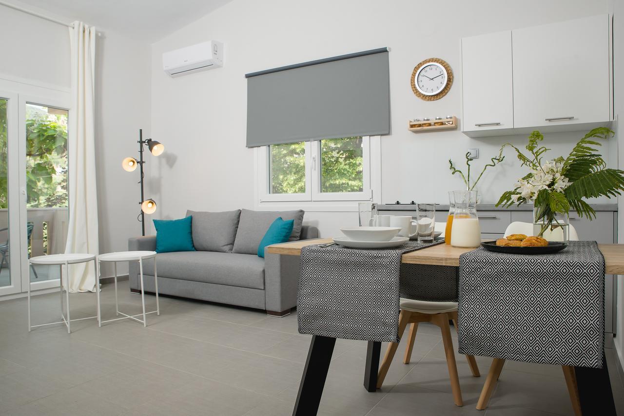 Palio Grey Apartments Palaiontsiflikion Bagian luar foto