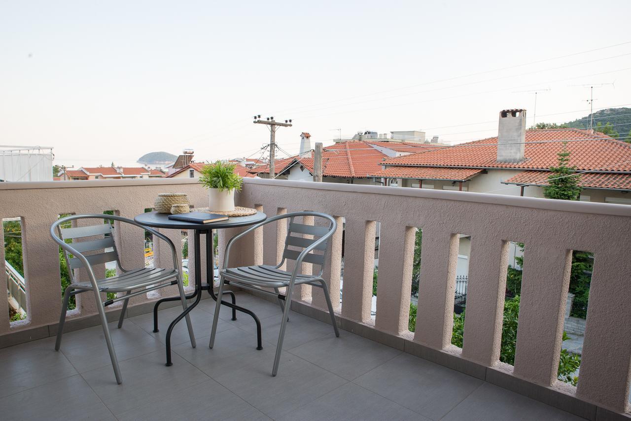 Palio Grey Apartments Palaiontsiflikion Bagian luar foto